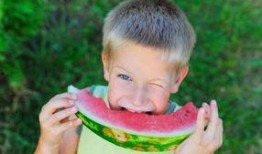 微笑流汗吃瓜群众,瓜田众生相