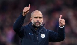 瓜迪奥拉吃鼻子,足球场上的幽默一幕