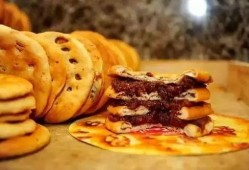 吃瓜泡馕,探寻新疆美食的独特魅力