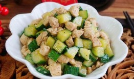 吃鸡瓜情侣,携手闯荡虚拟战场，共度欢乐时光