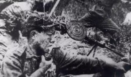 血河死战不退吃瓜,见证英雄壮举的激情瞬间