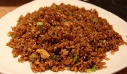 瓜姐吃酱油炒饭,家常美味，回味无穷