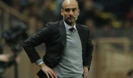 瓜迪奥拉吃鼻子,足球场上的幽默一幕