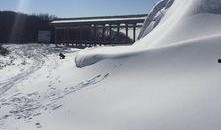 雪岩滑雪吃瓜,见证滑雪与吃瓜的完美融合