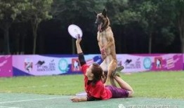 快手飞盘挑战吃瓜,吃瓜群众变身运动达人