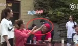 领奖现场明星吃瓜,明星现场“吃瓜”瞬间大盘点