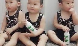 搞笑小孩吃瓜视频,笑料百出萌翻网友