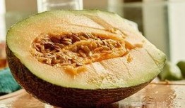 吃哈密瓜起火不,意外事件警示食品安全与安全意识