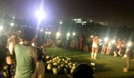 吃瓜群众围观现场,吃瓜群众围观，揭秘热门事件幕后真相