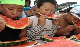 吃瓜失去理智,揭秘网络舆论的狂潮效应