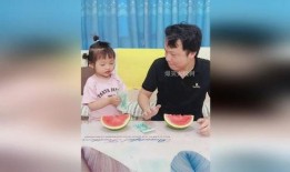 给自己女儿吃瓜,给女儿分享的甜蜜瓜果时光