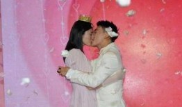 女主吃瓜假求婚,女主的意外假求婚