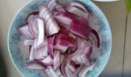 鱼头瓜能炒着吃吗,家常美味鱼头瓜炒菜教程