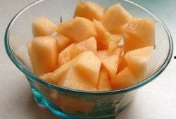 孕期吃哈密瓜文案,营养美味，孕期必备水果