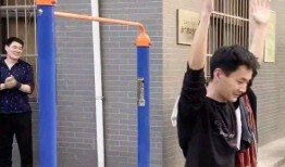 围观反被吃瓜,一场意外的网络狂欢