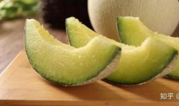 小豆吃网纹蜜瓜,网纹蜜瓜的甜蜜诱惑